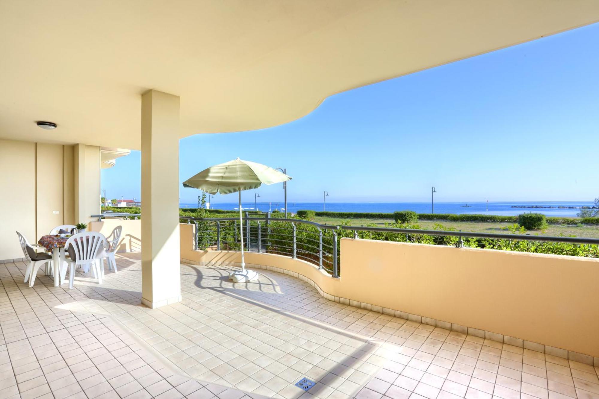 Mazzarosa Residence Roseto Degli Abruzzi Esterno foto